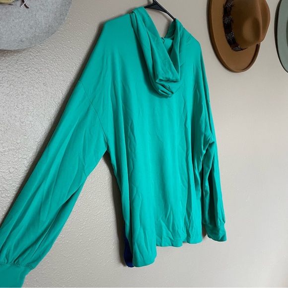 Women’s AVIA - Green Turquoise Tunic Hoodie Shirt - Picture 2 of 7